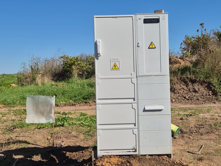 Revize a úpravy přípojek elektrické energie (ČEZ) - Jiří Fiala | www.elektro-fiala.cz