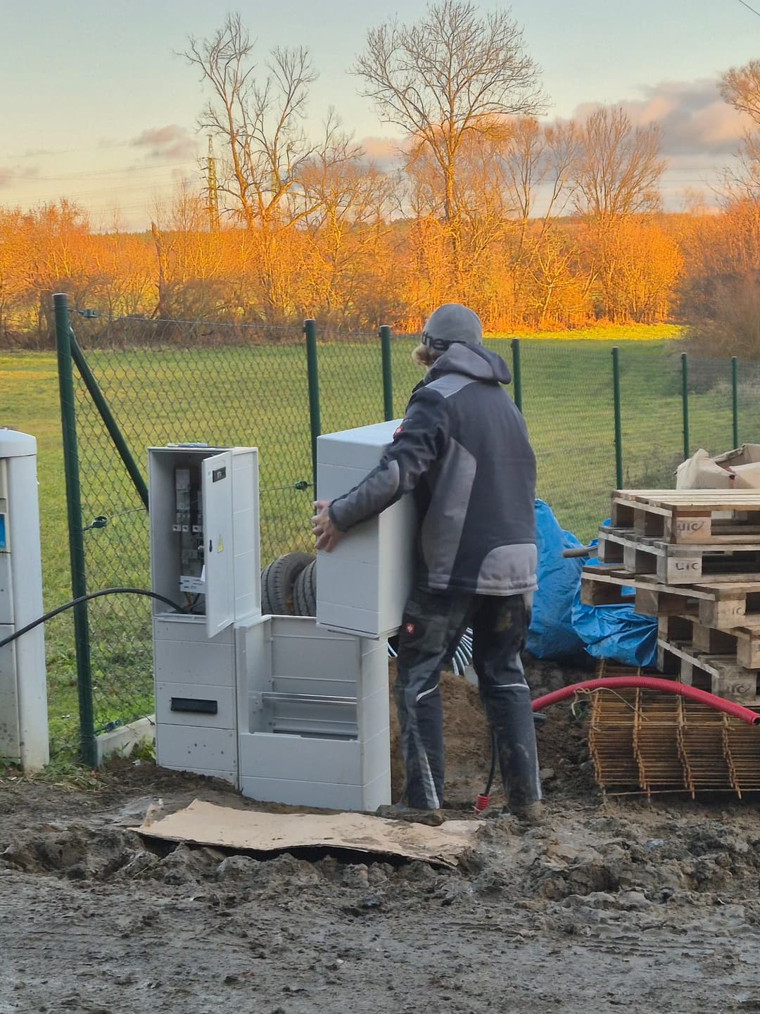 Přípojky a elektroměrové rozvaděče - Jiří Fiala | www.elektro-fiala.cz